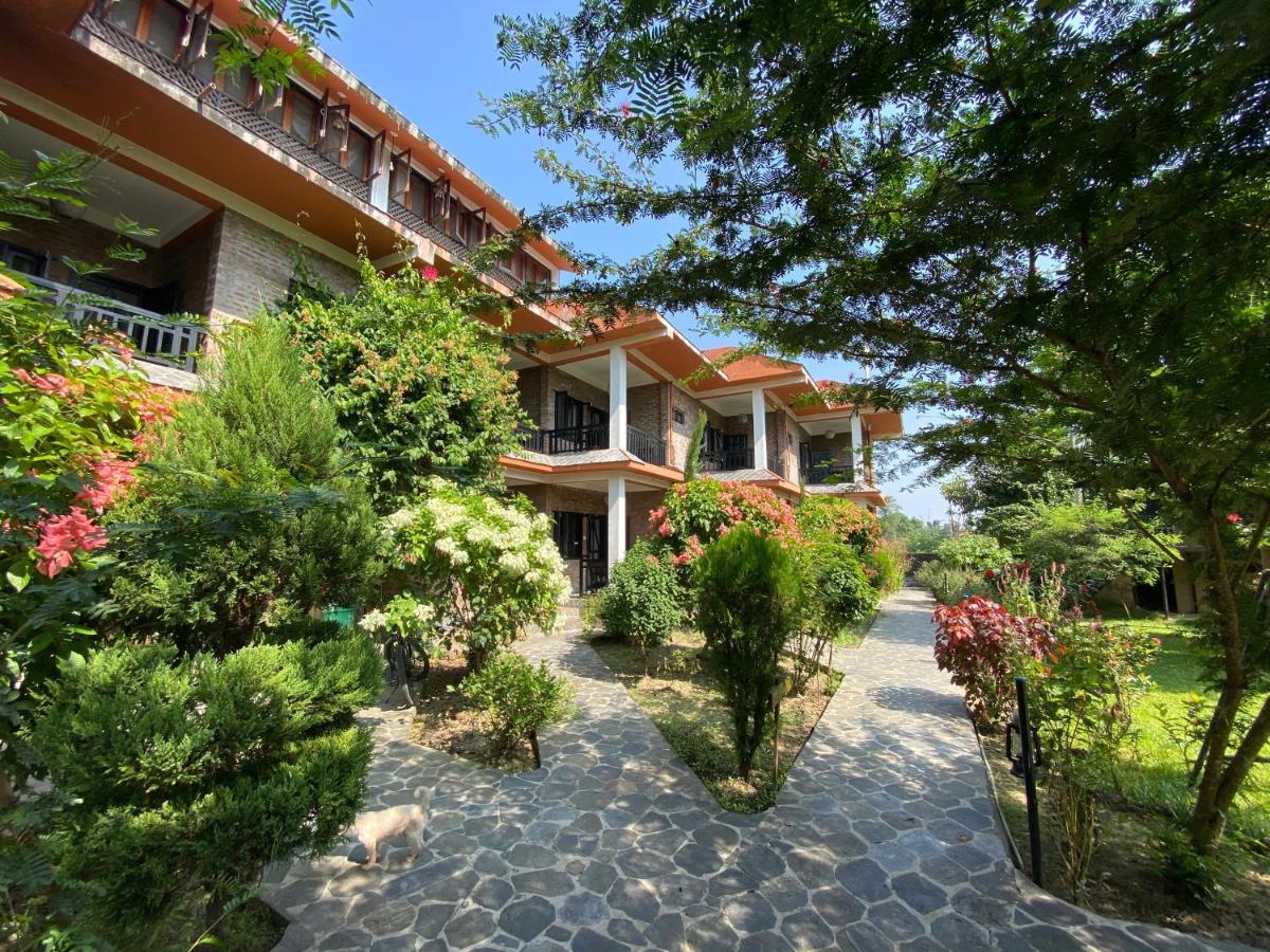 Chautari Garden Resort Саураха Экстерьер фото