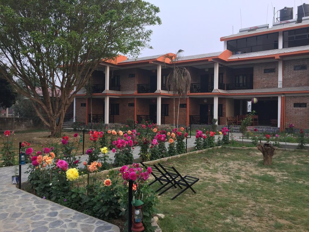 Chautari Garden Resort Саураха Экстерьер фото