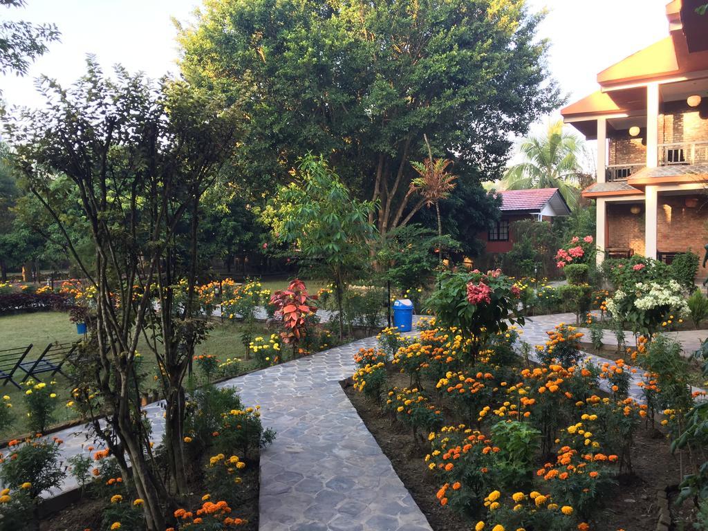 Chautari Garden Resort Саураха Экстерьер фото
