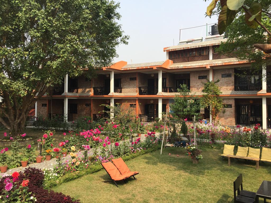 Chautari Garden Resort Саураха Экстерьер фото